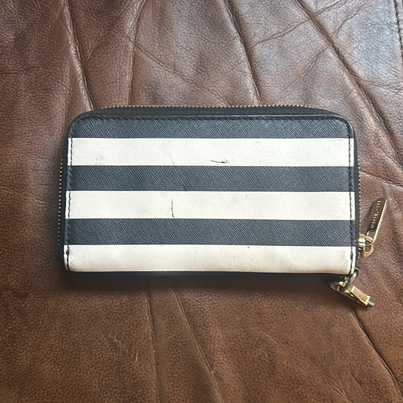 Michael Kors Black & White Striped Patterned Long Zippy Wallet - Picture 3 of 9